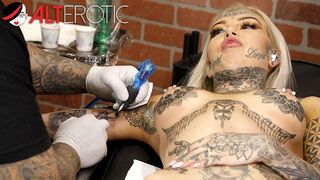 Amber Luke Masturbation while getting Tattooed